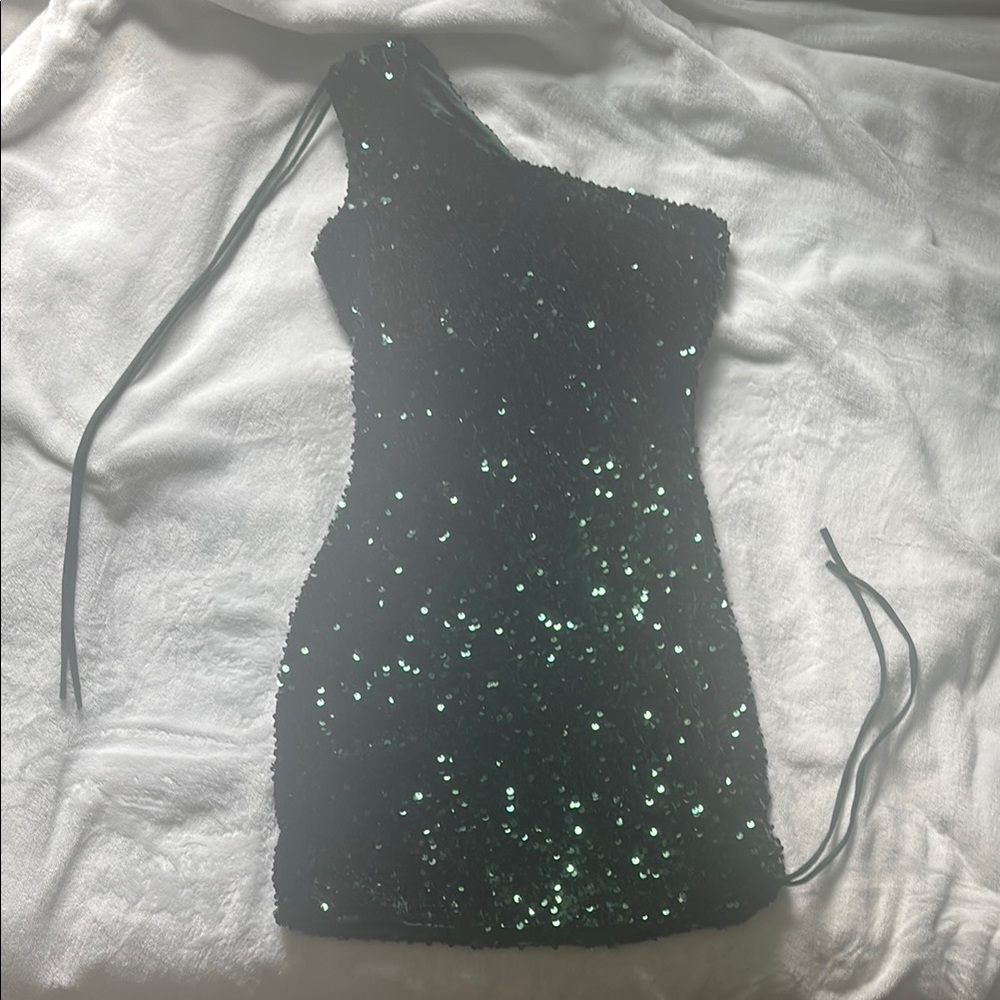 Lucy in the Sky Green Sequin One Shoulder Cocktail Dress